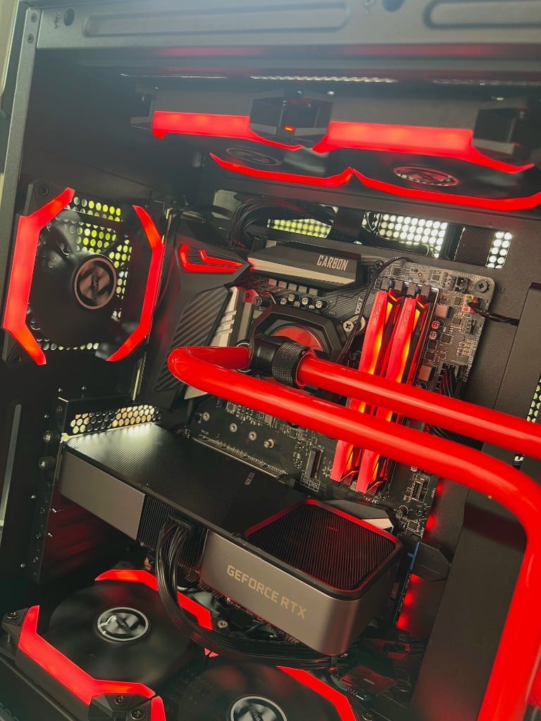 Indiga 2.0 - custom loop interieur