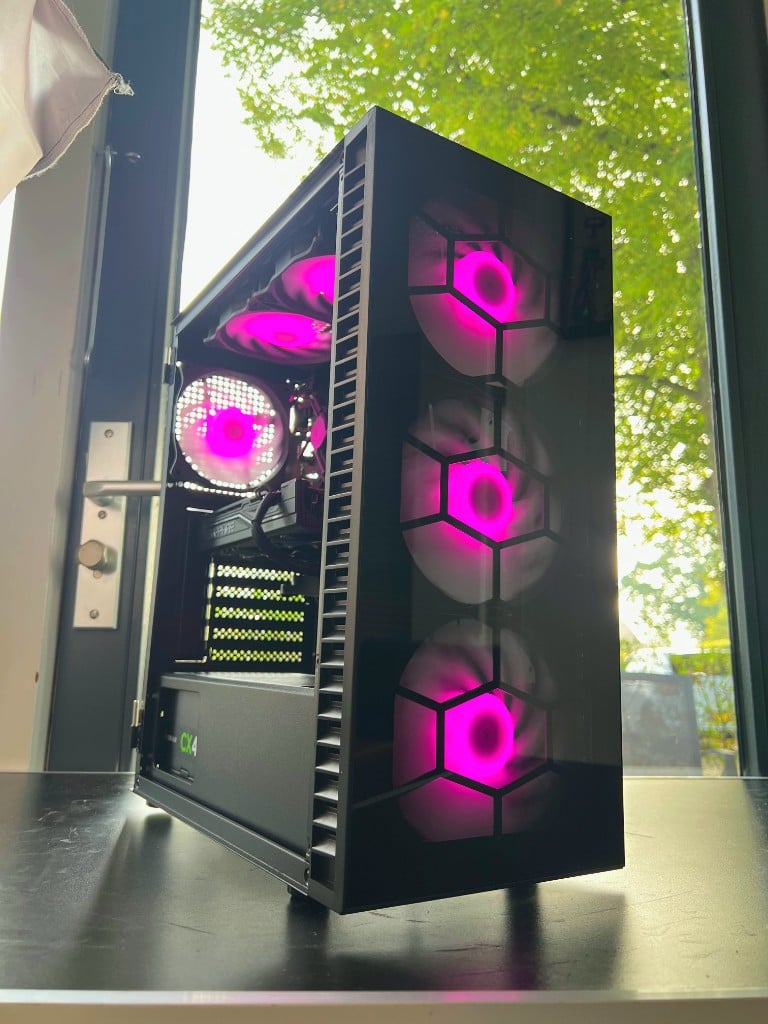 Lyra 1.0 - roze RGB