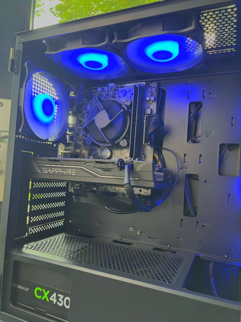 Lyra 1.0 - interieur Sapphire RX 470 en Corsair CX430