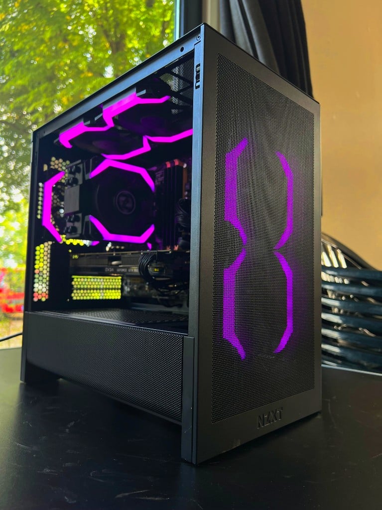 Neptus 1.1 - paarse RGB-verlichting (exterieur)